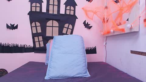 Snapshot of _kendall_07 chatting on 10.18.25 Kendall online show from 10.18.25