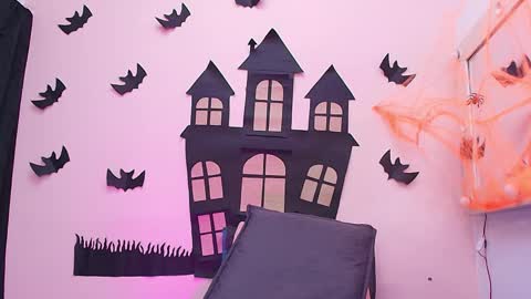 Snapshot of _kendall_07 chatting on 10.25.25 Kendall online show from 10.25.25