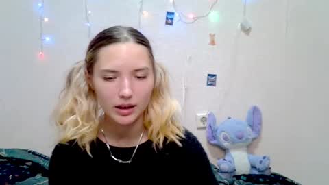 _kikiclark_ online show from 09.24.25