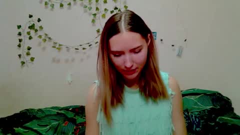 _kikiclark_ online show from 11.21.25