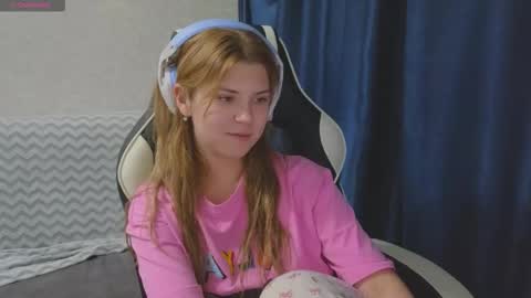 Molly   Emily online show from 09.22.25