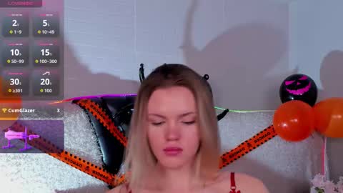 Snapshot of _kittymoore chatting on 10.27.25 Kitty - online show from 10.27.25