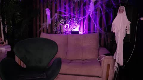   online show from 10.20.25