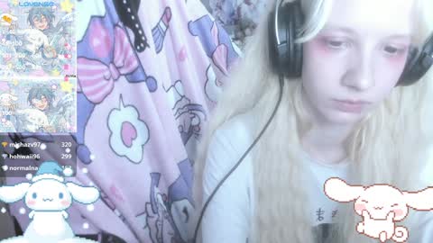 Snapshot of _kuroneeko_ chatting on 12.17.24 kuro online show from 12.17.24