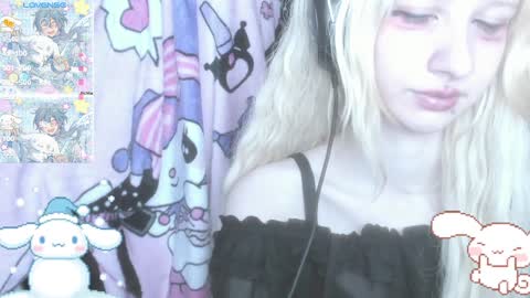 Snapshot of _kuroneeko_ chatting on 01.09.25 kuro online show from 01.09.25