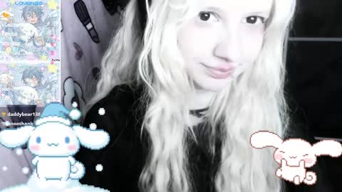 Snapshot of _kuroneeko_ chatting on 02.13.25 kuro online show from 02.13.25