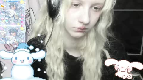 Snapshot of _kuroneeko_ chatting on 02.15.25 kuro online show from 02.15.25