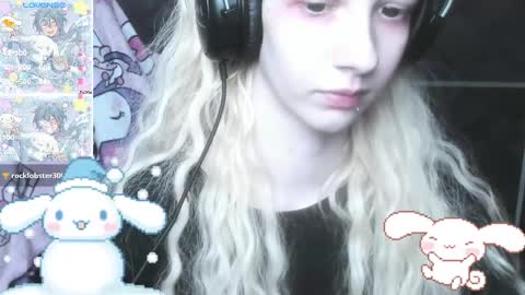 Snapshot of _kuroneeko_ chatting on 03.01.25 kuro online show from 03.01.25