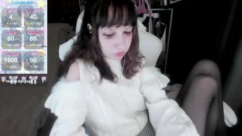 Snapshot of _kuroneeko_ chatting on 10.03.25 kuro online show from 10.03.25