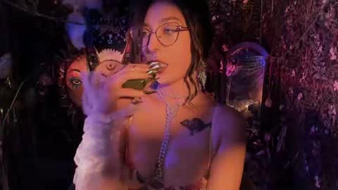 Lady Luna online show from 07.30.26