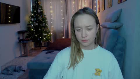 _lalune_ online show from 12.15.24