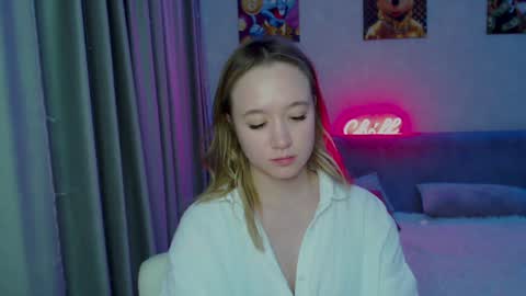 _lalune_ online show from 12.23.24