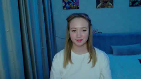 _lalune_ online show from 12.29.24