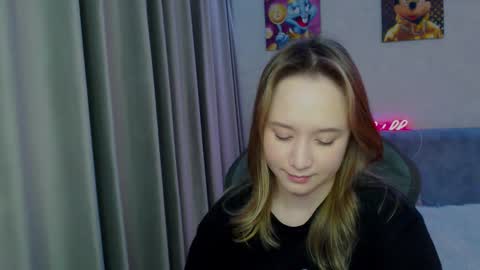 _lalune_ online show from 02.12.25