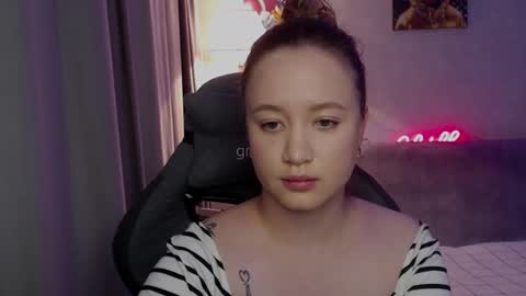 _lalune_ online show from 10.11.25