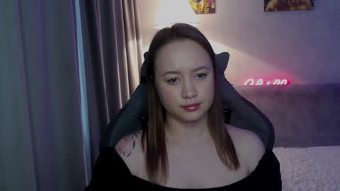 _lalune_ online show from 10.22.25