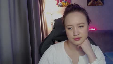 _lalune_ online show from 10.25.25