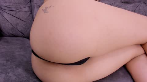 Snapshot of _laurataylor_ chatting on 12.10.24     online show from 12.10.24