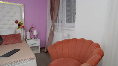 Lena Paul online show from 02.06.25