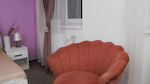 Lena Paul online show from 03.06.25