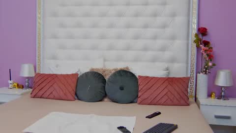 Lena Paul online show from 03.11.25