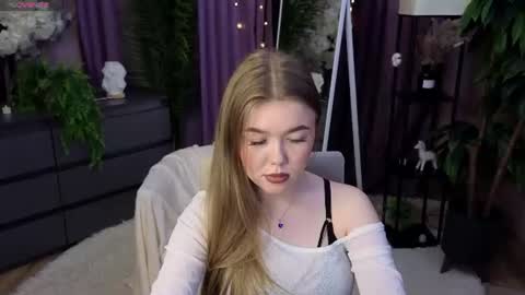 _liilcrystal_ online show from 06.18.26