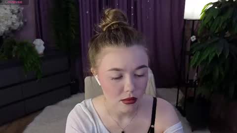 _liilcrystal_ online show from 06.25.26