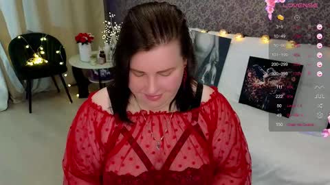 Snapshot of _lillit chatting on 02.19.25 Lily online show from 02.19.25