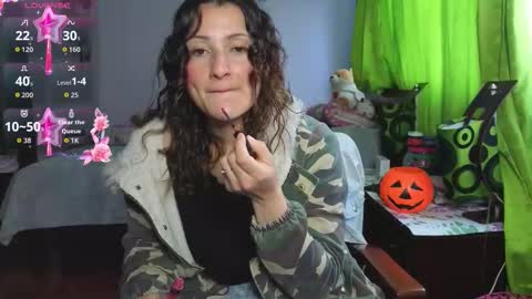 Snapshot of _lindasy_ chatting on 10.14.25 Lindasy online show from 10.14.25