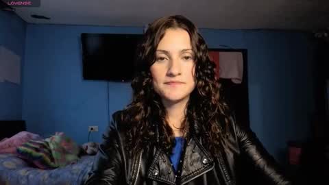 Lindasy online show from 12.21.25