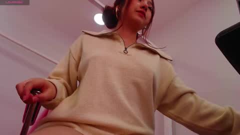 Snapshot of _linrose_ chatting on 02.21.26 linrose online show from 02.21.26