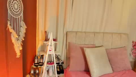 Snapshot of _little_ivy chatting on 09.17.25 Ivy 3 online show from 09.17.25