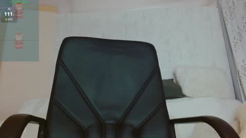 Snapshot of _little_misss chatting on 01.04.25 Mila online show from 01.04.25