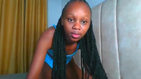 Snapshot of _littlevenus chatting on 10.07.25 Littlevenus online show from 10.07.25