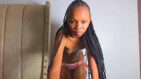 Snapshot of _littlevenus chatting on 10.20.25 Littlevenus online show from 10.20.25