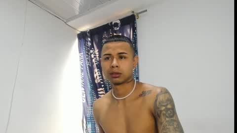 Snapshot of _logan_colton_ chatting on 10.27.25 _logan_colton_ online show from 10.27.25