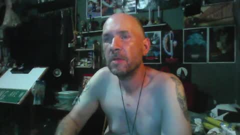 Snapshot of _longfellow chatting on 07.04.26 That guy online show from 07.04.26