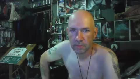 Snapshot of _longfellow chatting on 07.17.26 That guy online show from 07.17.26