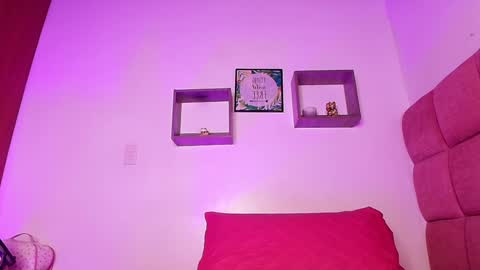 Lorrayne online show from 01.10.25