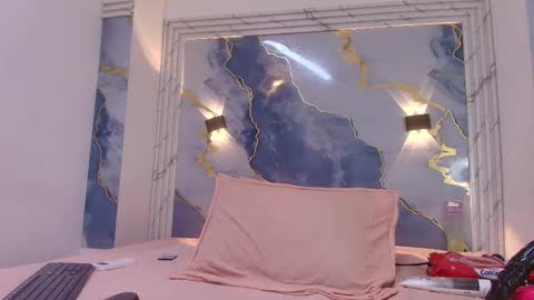 Lorrayne online show from 09.13.25