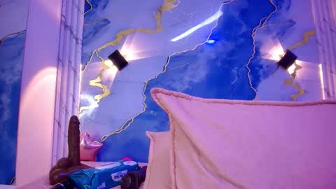 Lorrayne online show from 11.13.25