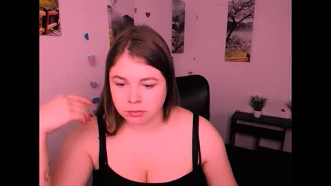 Snapshot of _lovely_mary chatting on 10.07.25 Mary online show from 10.07.25