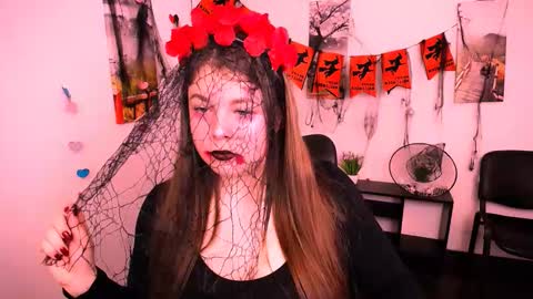 Snapshot of _lovely_mary chatting on 10.30.25 Mary online show from 10.30.25