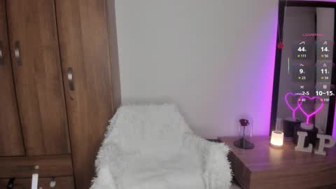 Snapshot of _lucianapalmer chatting on 10.07.25   online show from 10.07.25