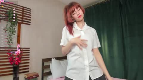 Snapshot of _lucystars chatting on 10.20.25 _lucystars online show from 10.20.25