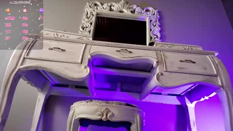 Snapshot of _luna_dupont_ chatting on 03.03.25 Luna online show from 03.03.25