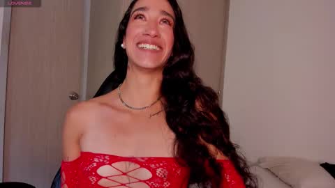 Snapshot of _luna_dupont_ chatting on 10.28.25 Luna online show from 10.28.25