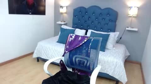 Snapshot of _luna_queen chatting on 11.14.25 LUNA QUEEN online show from 11.14.25