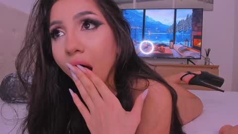 Lynna online show from 01.24.25