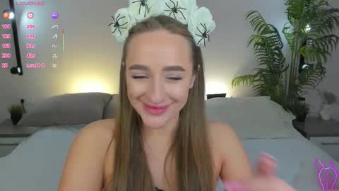 Snapshot of _m1ssbarbie chatting on 10.27.25 _m1ssbarbie online show from 10.27.25